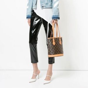 Louis Vuitton petite Bucket bag(Reline code (DK 1200)